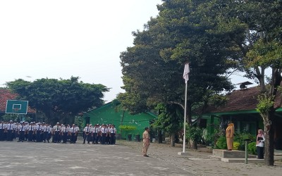 Upacara Memperingati Hari Guru Nasional