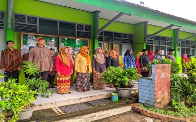 Upacara Memperingati Hari Kartini