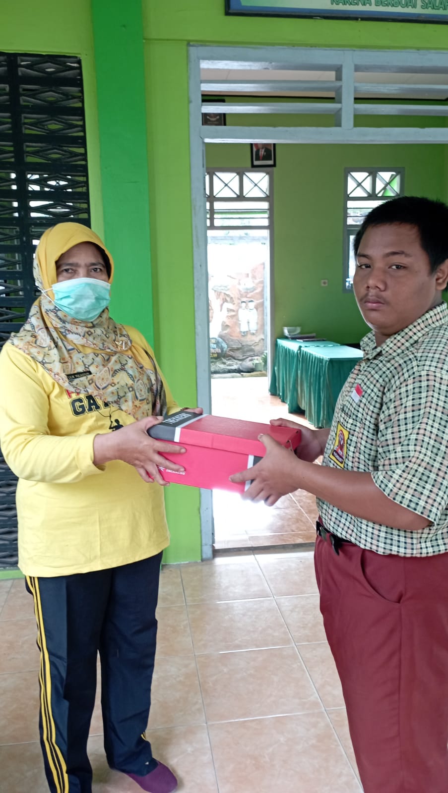 Pemberian Bantuan Siswa dari Sekolah: Investasi dalam Masa Depan Pendidikan