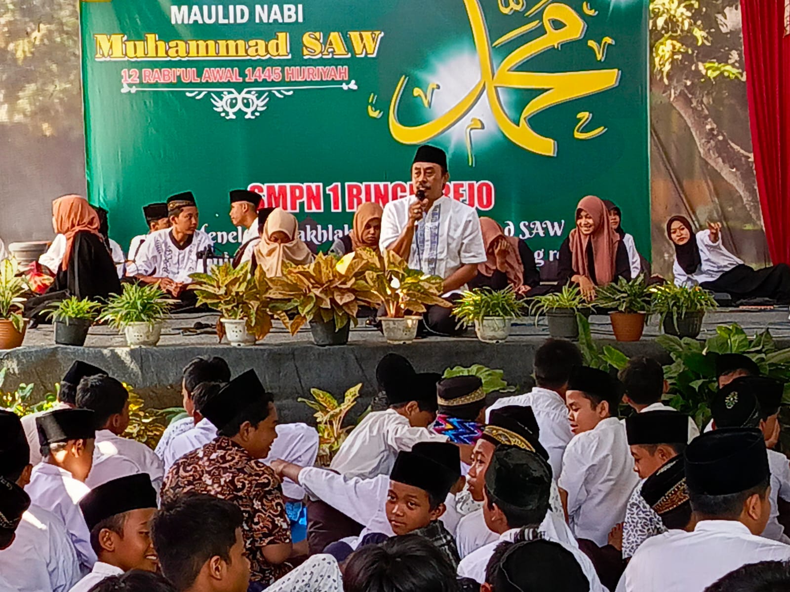 Peringatan Maulid Nabi Muhammad SAW
