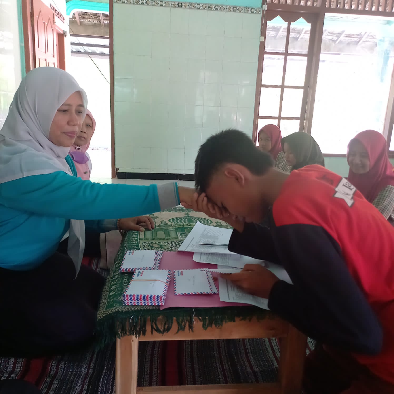 Pentasarufan zakat guru dan tenaga kependidikan gelombang III