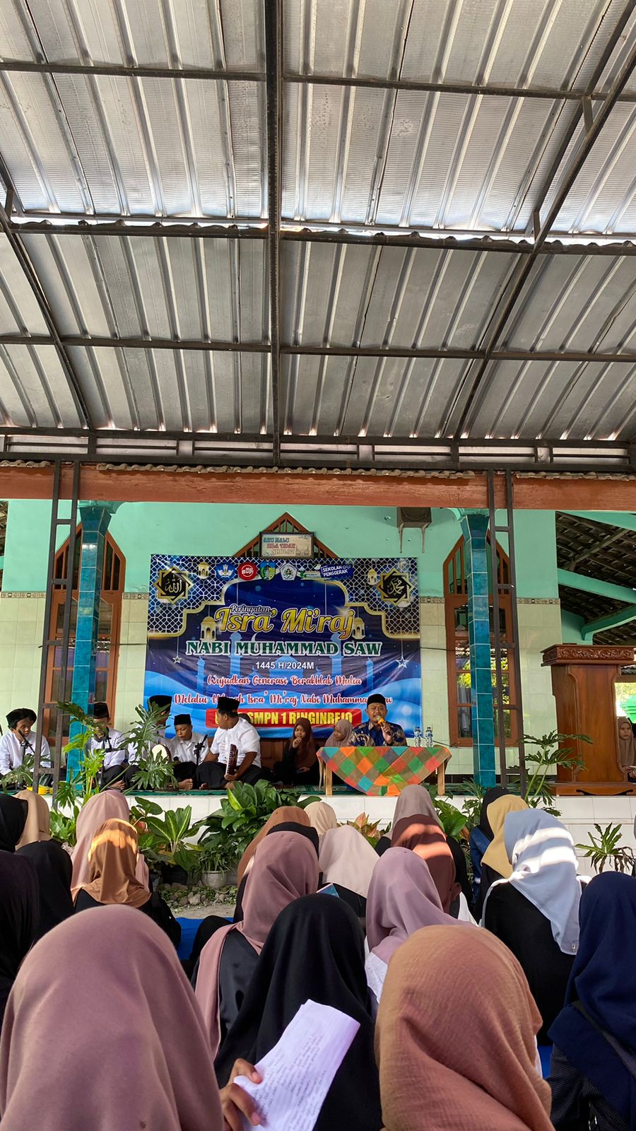 Peringatan Isra' Mi'raj Nabi Muhammad SAW di SMPN 1 Ringinrejo