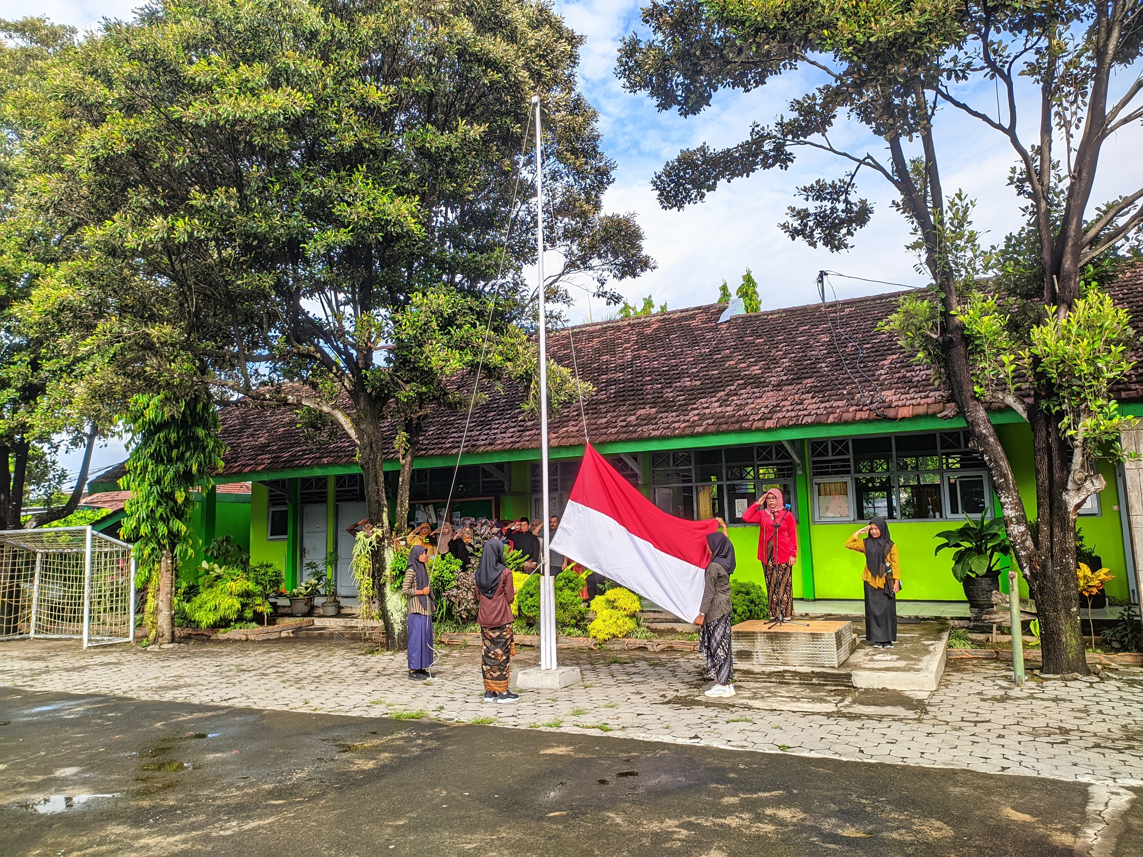 Upacara Memperingati Hari Kartini