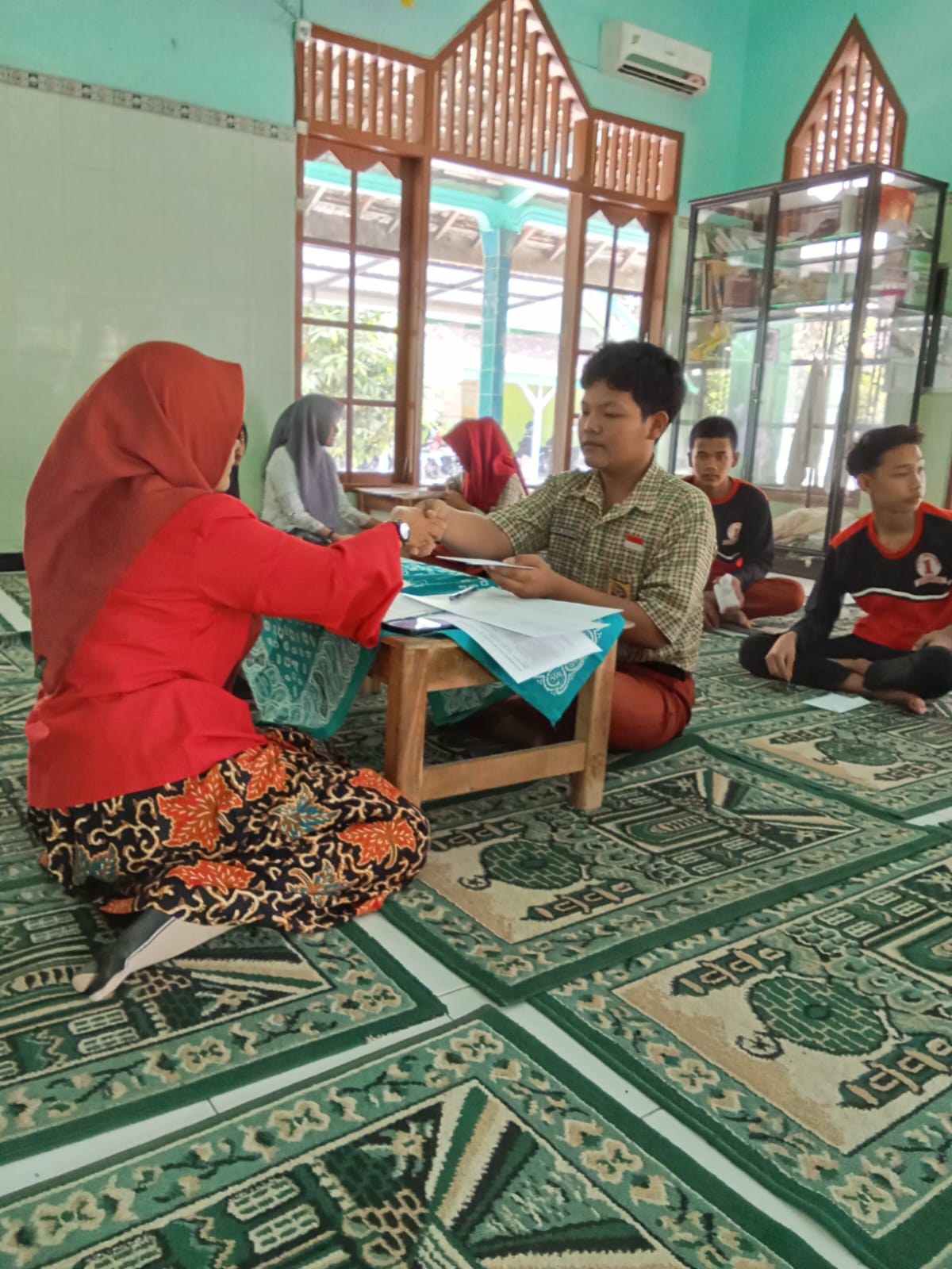 PENTASARUFAN ZAKAT PROFESI GURU DAN  TENAGA KEPENDIDIKAN BULAN JULI 2024