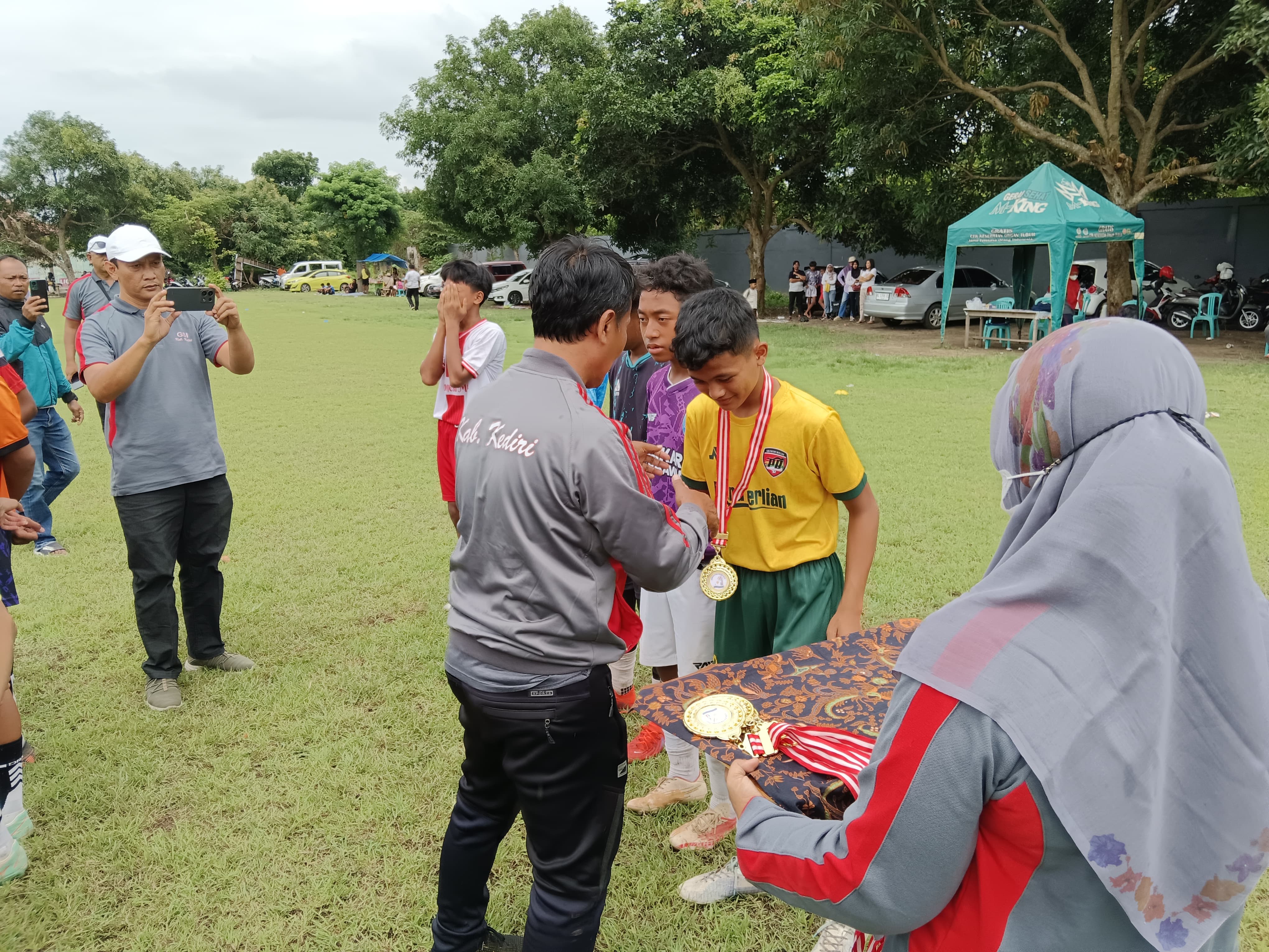 Dua Siswa SMPN 1 Ringinrejo Berhasil Terpilih Sebagai Pemain Sepak Bola Gala Siswa Indonesia (GSI)