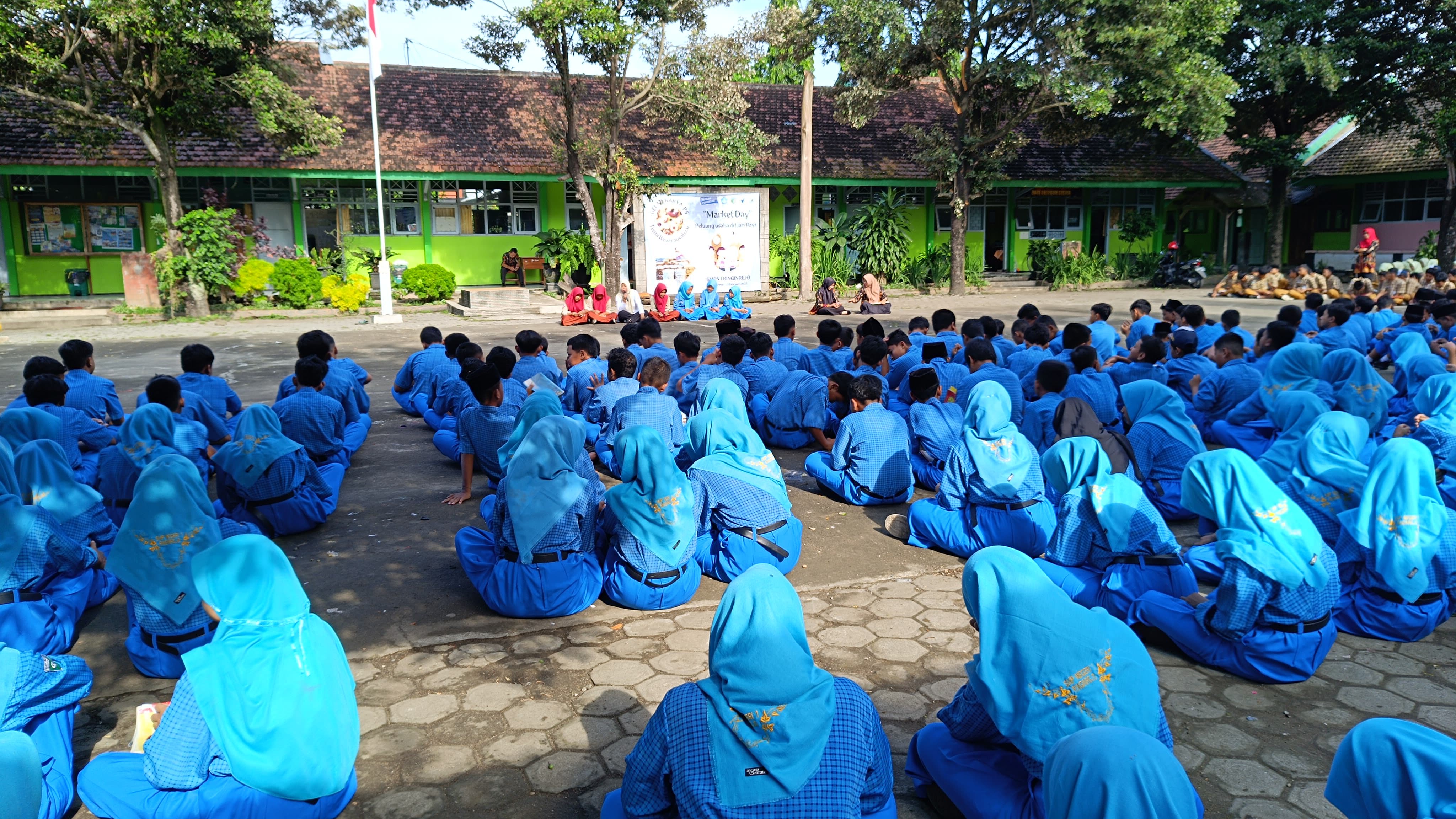 Doa Bareng Warga SMPN 1 Ringinrejo