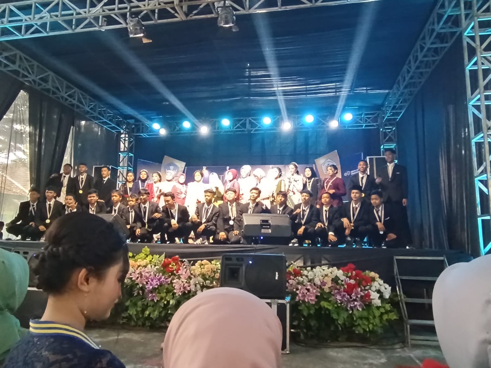 Perpisahan Kelas IX: Mengenang Perjalanan Tiga Tahun di SMP