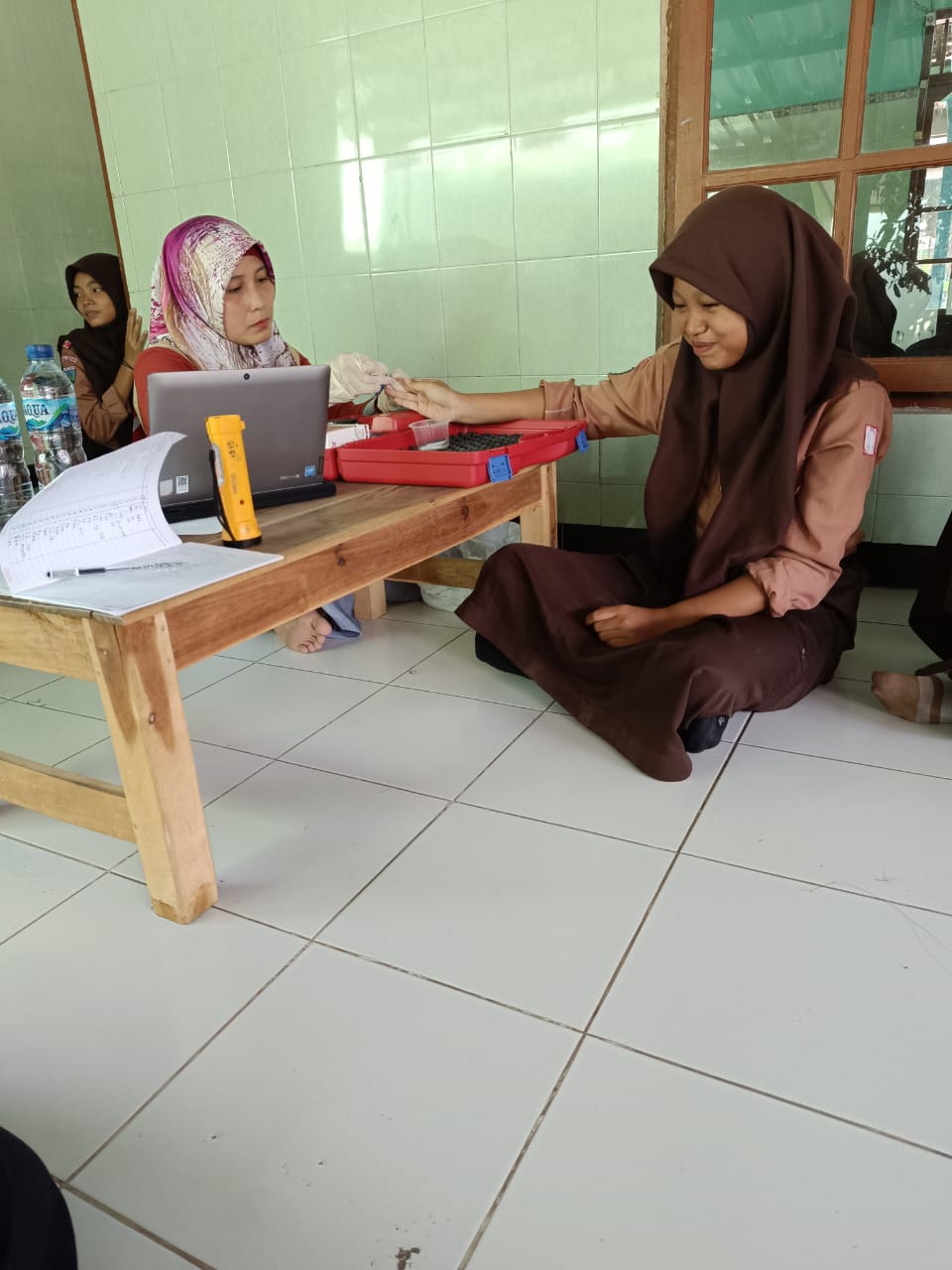 Skrining Kesehatan di SMPN 1 Ringinrejo oleh Puskesmas: Upaya Deteksi Dini untuk Generasi Sehat