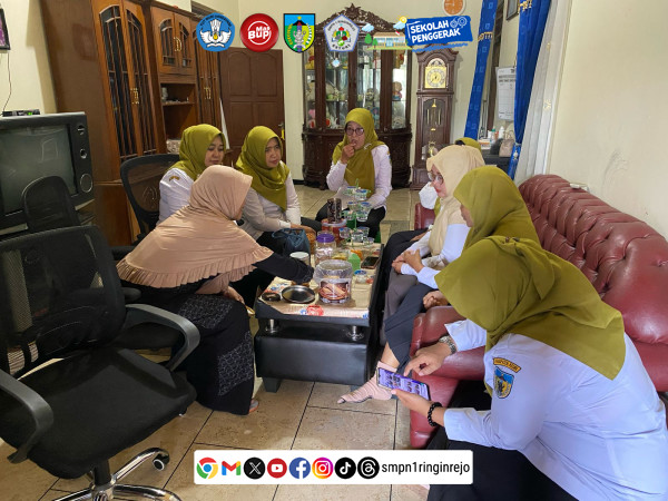 Silaturrahmi ke Tetangga Sekolah: Wujud Kepedulian dan Kebersamaan SMPN 1 Ringinrejo