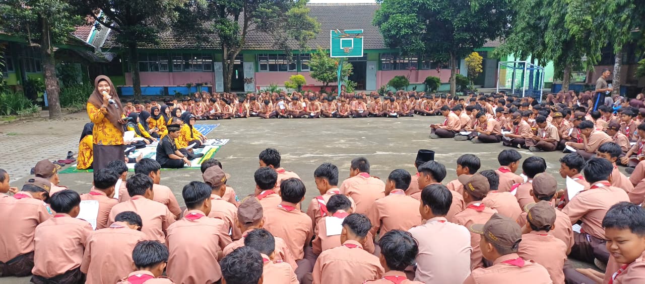 Doa Bersama dan Tahlil Warga SMP Negeri 1 Ringinrejo, Memohon Kelancaran dan Keberkahan dalam Menuntut Ilmu